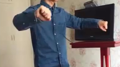桌子是这样悬浮起来的,我终于知道它的秘密了(完整)